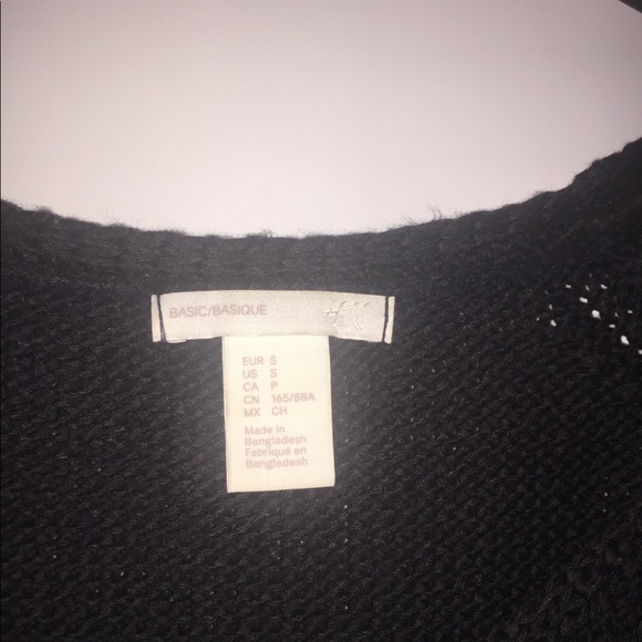 H&M Black and white long sleeved sweater - Picture 2 of 2